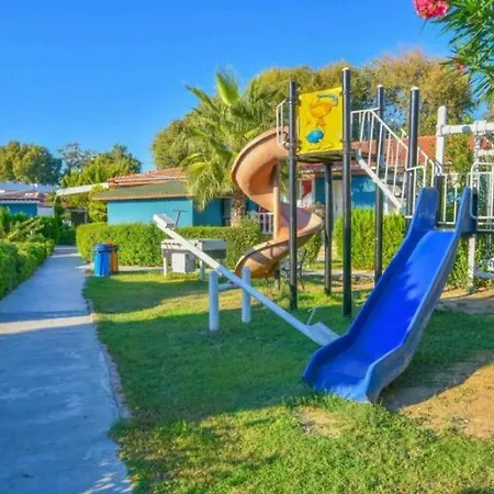 Altinkum Bungalow 호텔 3*