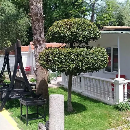 Altinkum Bungalow Side